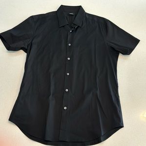 Theory Irving Short-Sleeve Shirt in Structure Knit
Size large